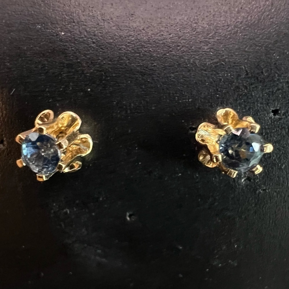 14K YELLOW GOLD SAPPHIRE BUTTERCUP DAINTY SETTING STUDS 🦋 - Picture 4 of 17